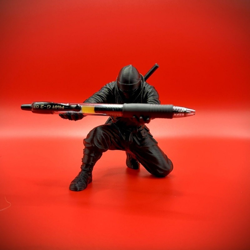 Portapenne a Forma di Ninja St - Resin Art Pen recensione e prezzo