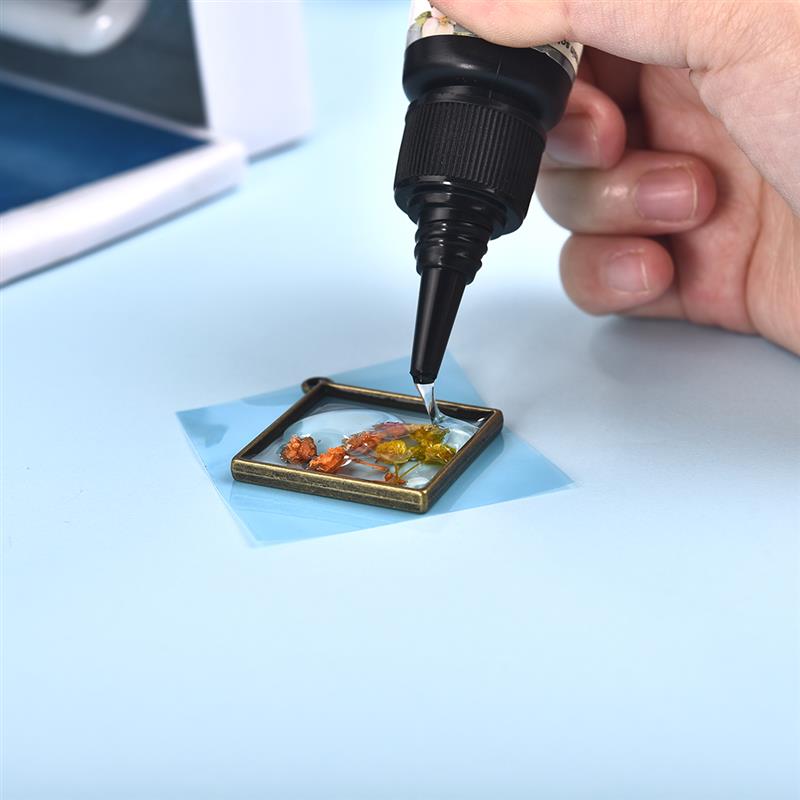 Colla dura in resina UV 10/25/ - Resin Art Essentials recensione e prezzo